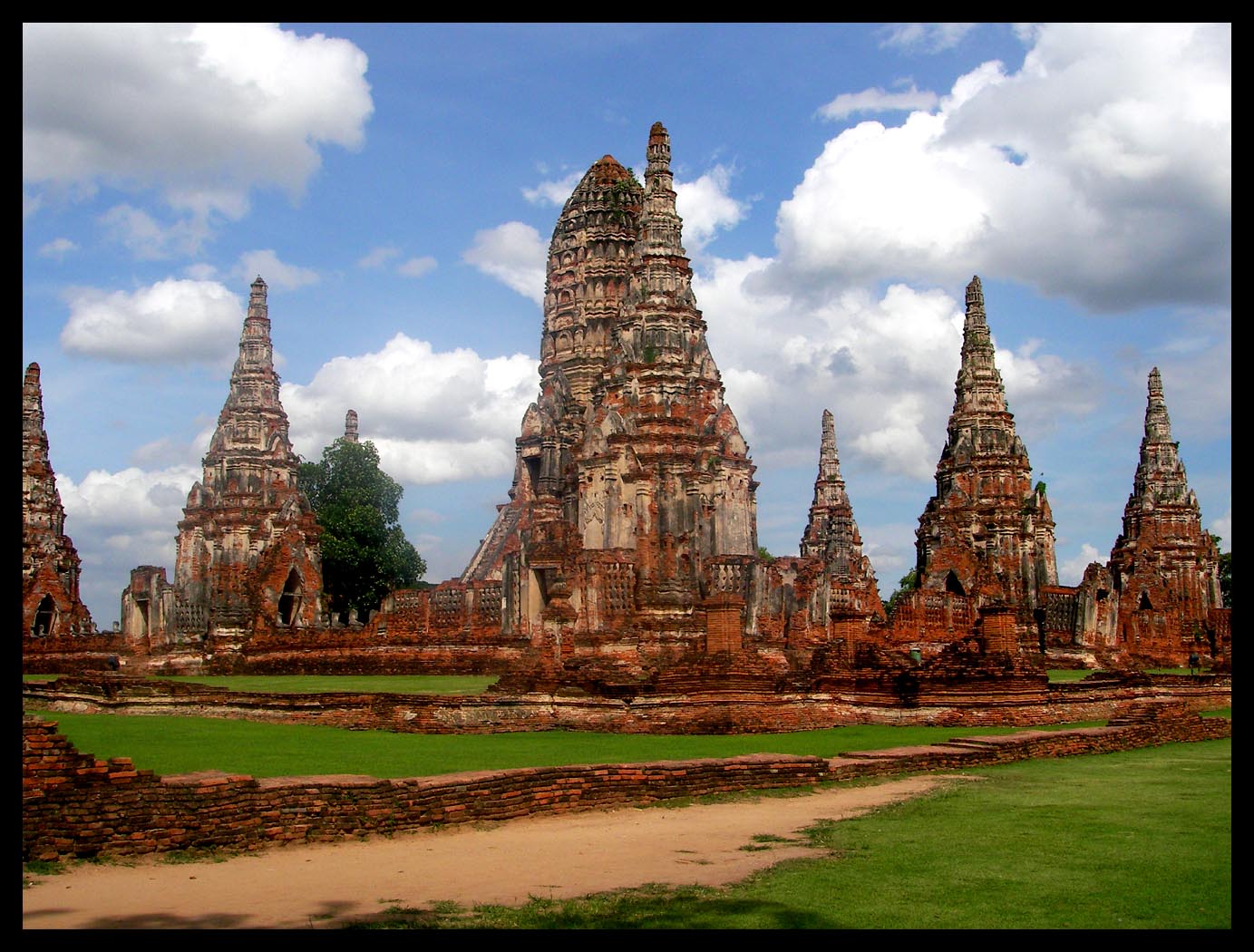 Vé máy bay đi Nakhon Si Ayutthaya